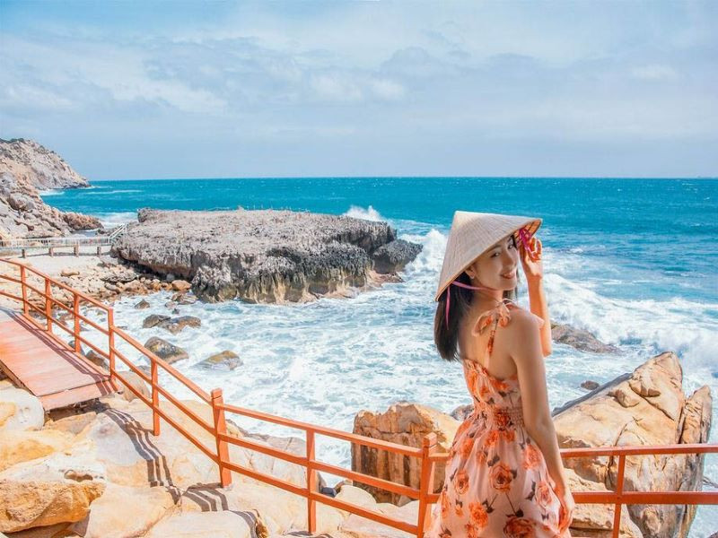 Du lich ninh chu 800px
