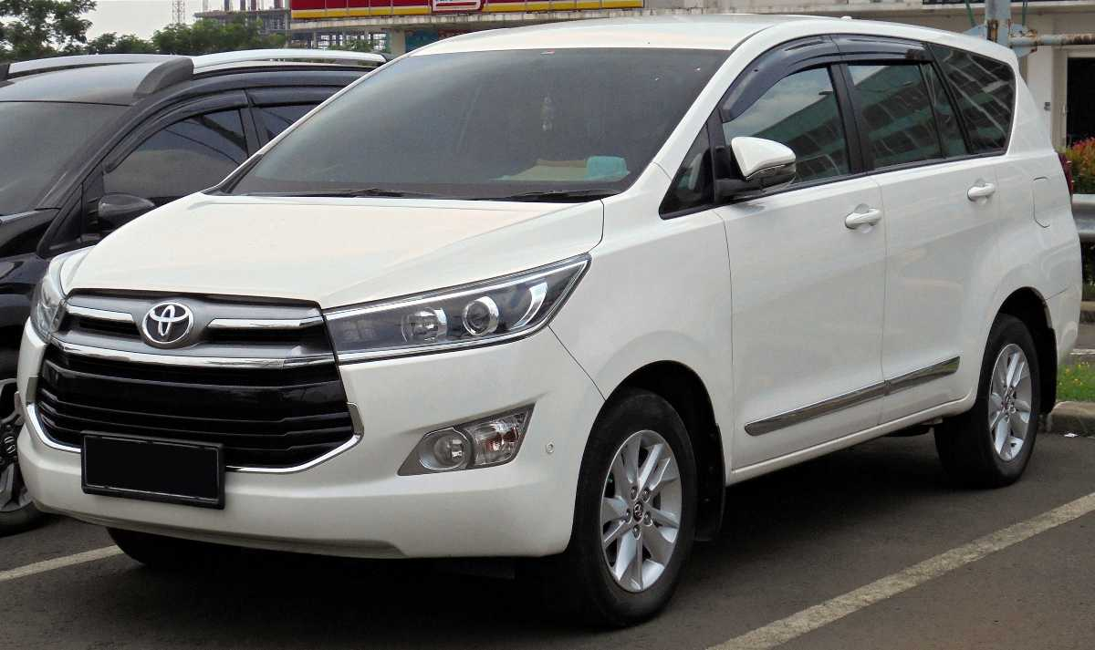 Book your Ho Chi Minh car rental with driver today